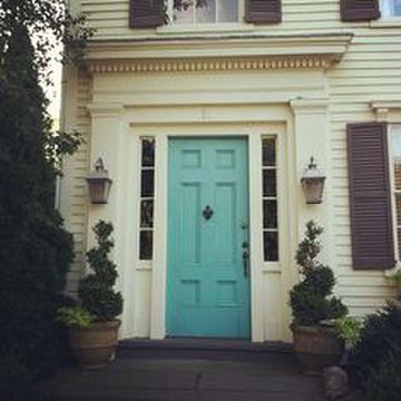 Our recommendations on front door and shutter combos 5
